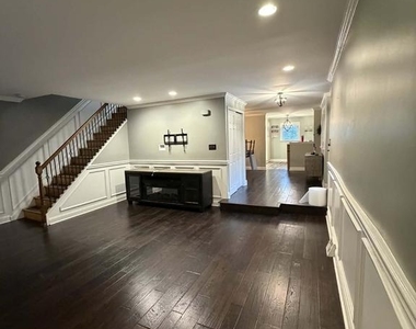 814 Kendrick Street - Photo Thumbnail 2