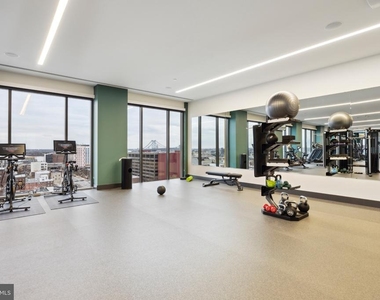 569 N 5th Street - Photo Thumbnail 12