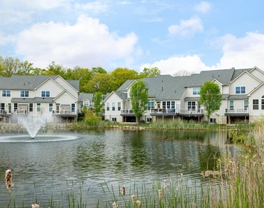 3031 N Spurway Drive - Photo Thumbnail 2