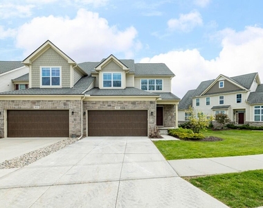 3031 N Spurway Drive - Photo Thumbnail 38