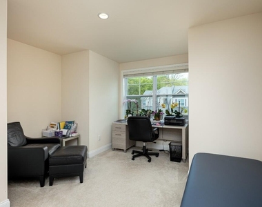 3031 N Spurway Drive - Photo Thumbnail 32