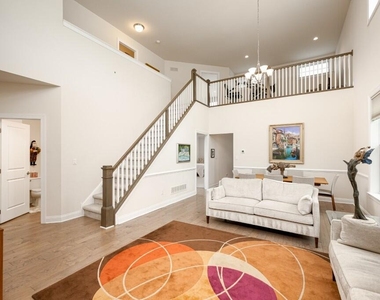 3031 N Spurway Drive - Photo Thumbnail 5