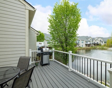 3031 N Spurway Drive - Photo Thumbnail 3