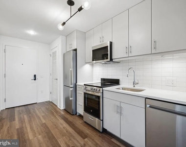 569 N 5th Street - Photo Thumbnail 1