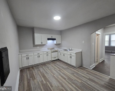 5206 Euclid Street - Photo Thumbnail 7