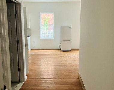 434 S 52nd Street - Photo Thumbnail 5