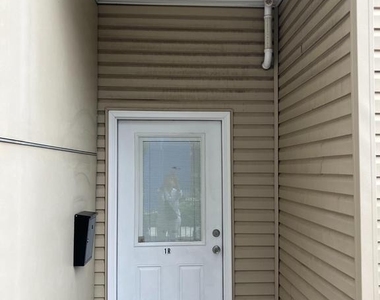 434 S 52nd Street - Photo Thumbnail 7