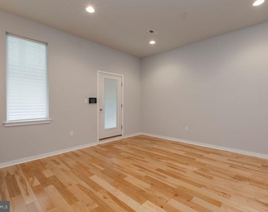 4304 Cresson Street - Photo Thumbnail 5
