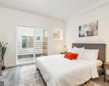 1307 Germantown Avenue - Photo Thumbnail 9