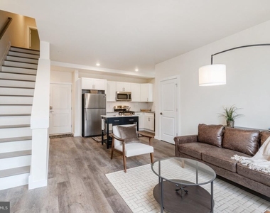 1307 Germantown Avenue - Photo Thumbnail 3