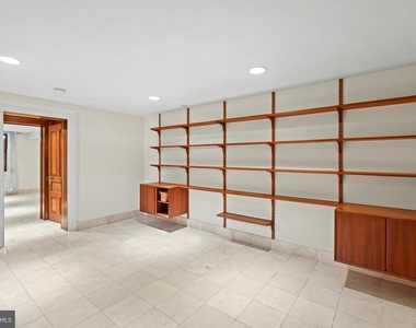 2201 Green Street - Photo Thumbnail 7