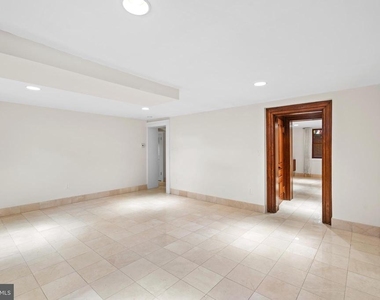 2201 Green Street - Photo Thumbnail 13