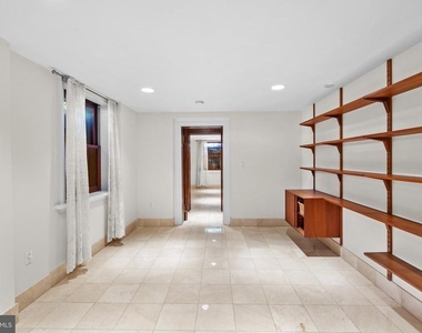 2201 Green Street - Photo Thumbnail 6