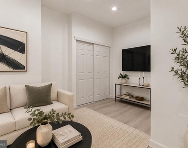 2401 S Alder Street - Photo Thumbnail 1