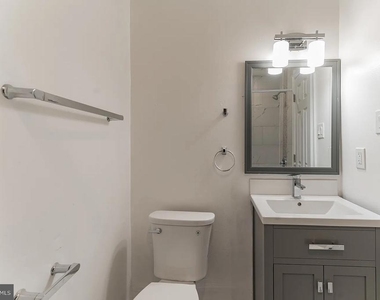 2401 S Alder Street - Photo Thumbnail 8