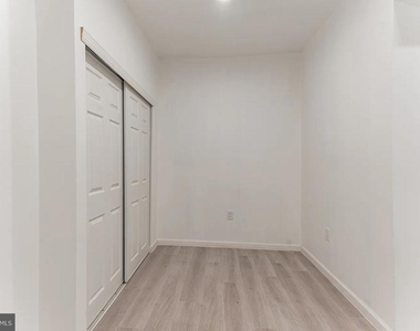 2401 S Alder Street - Photo Thumbnail 2