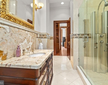 2201 Green Street - Photo Thumbnail 31