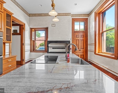 2201 Green Street - Photo Thumbnail 11