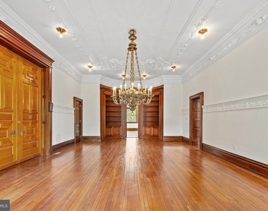 2201 Green Street - Photo Thumbnail 7