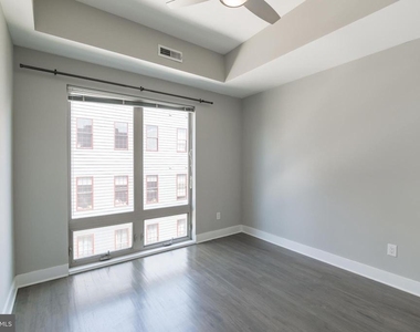 1607 Catharine Street - Photo Thumbnail 11