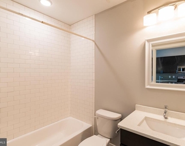 1607 Catharine Street - Photo Thumbnail 6