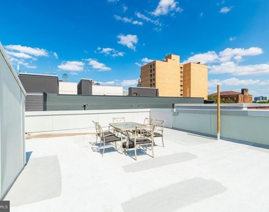 1607 Catharine Street - Photo Thumbnail 15