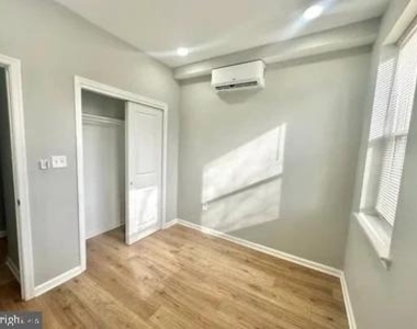 2215 N 10th Street - Photo Thumbnail 3