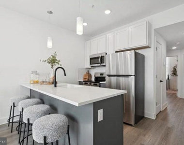 2200 E Somerset Street - Photo Thumbnail 3