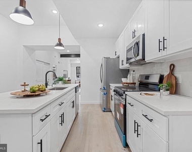 3211 Cedar Street - Photo Thumbnail 6