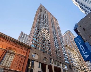 1420 Locust Street - Photo Thumbnail 7