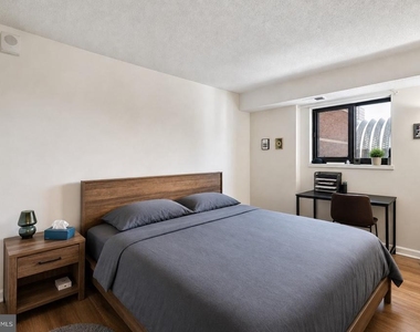 1420 Locust Street - Photo Thumbnail 12