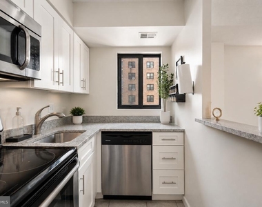 1420 Locust Street - Photo Thumbnail 10