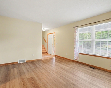 2124 Quail Run Drive - Photo Thumbnail 3