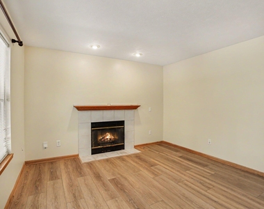 2124 Quail Run Drive - Photo Thumbnail 6