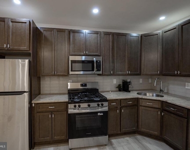 6649 Blakemore Street - Photo Thumbnail 2