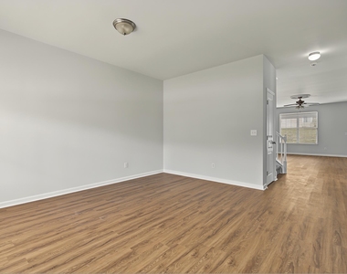 201 Hope Valley Road - Photo Thumbnail 6
