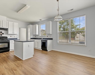 201 Hope Valley Road - Photo Thumbnail 14
