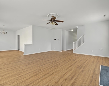 201 Hope Valley Road - Photo Thumbnail 9