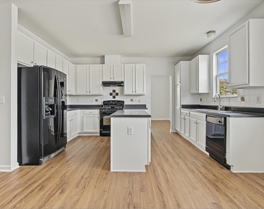 201 Hope Valley Road - Photo Thumbnail 15