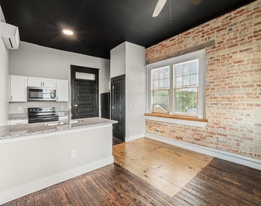 202 S Main Street - Photo Thumbnail 4