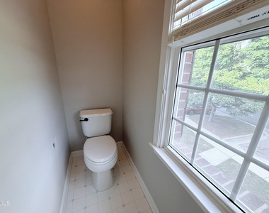 803 Knightsborough Way - Photo Thumbnail 7