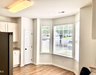 803 Knightsborough Way - Photo Thumbnail 3