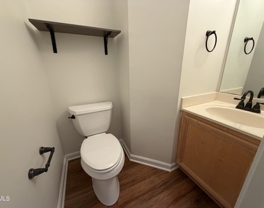 803 Knightsborough Way - Photo Thumbnail 3