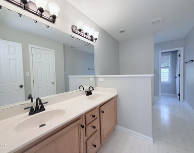 803 Knightsborough Way - Photo Thumbnail 5