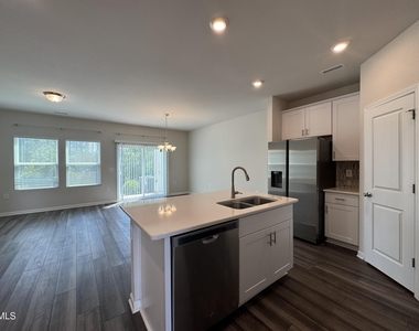 250 Brook Farm Lane - Photo Thumbnail 4