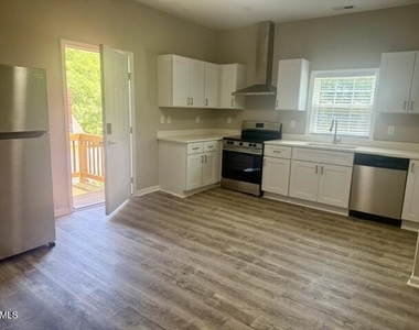 216 Forest Avenue - Photo Thumbnail 21