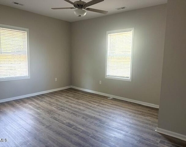 216 Forest Avenue - Photo Thumbnail 15