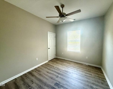 216 Forest Avenue - Photo Thumbnail 19