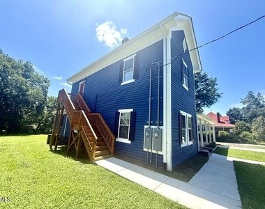216 Forest Avenue - Photo Thumbnail 24