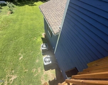 216 Forest Avenue - Photo Thumbnail 23